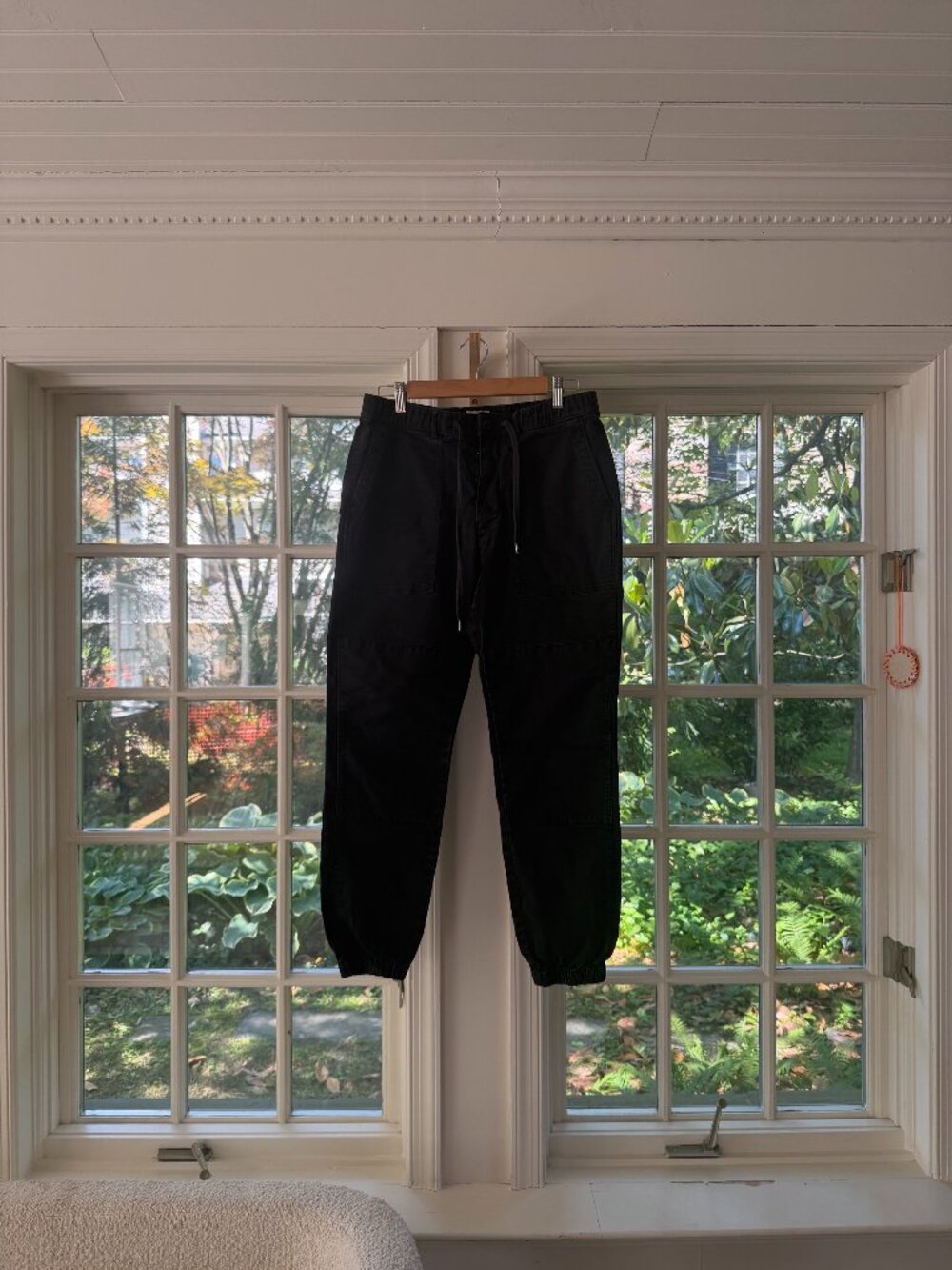 Todd Snyder Black Joggers, Size Medium